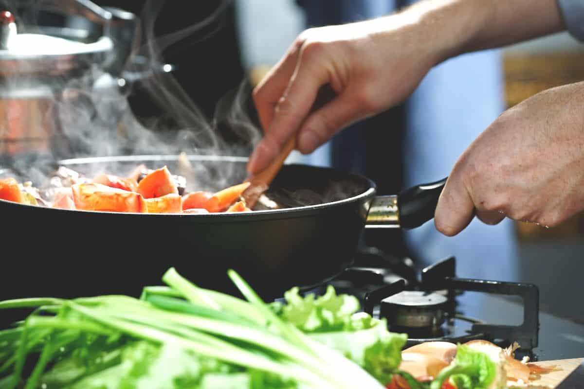 Can A Non-Muslim Prepare Halal Food?